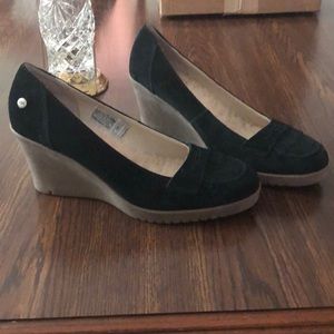 Ugg wedge loafers size 10 black suede